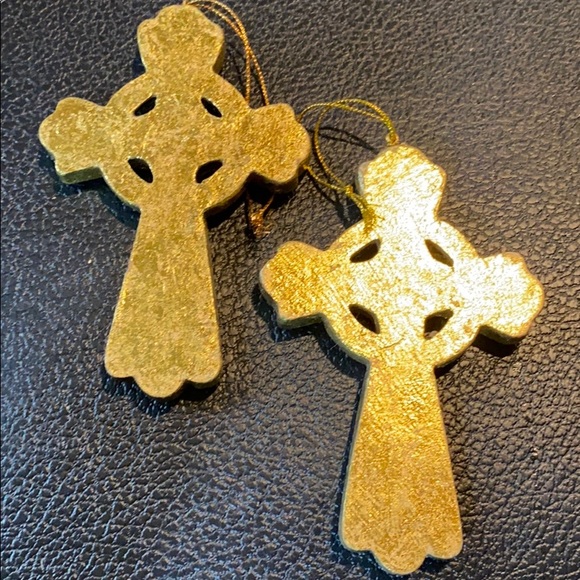 2 gold Celtic cross ornaments - Picture 2 of 4